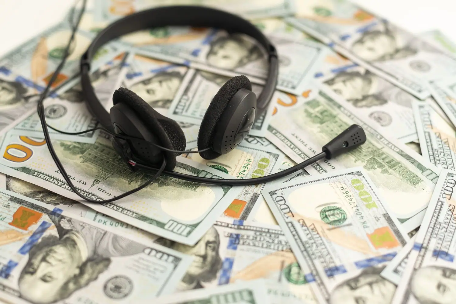 Podcast jako źródło dochodu - analiza kosztów i potencjalnych zysków